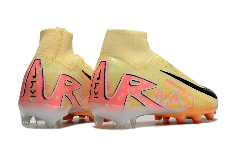 CHUTEIRA NIKE MERCURIAL SUPERFLY AG 10  ELITE KYLIAN MBAPPÉ