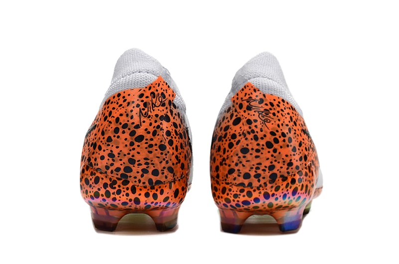 CHUTEIRA NIKE PHANTOM SAFARI LUNA/GX ELITE FG